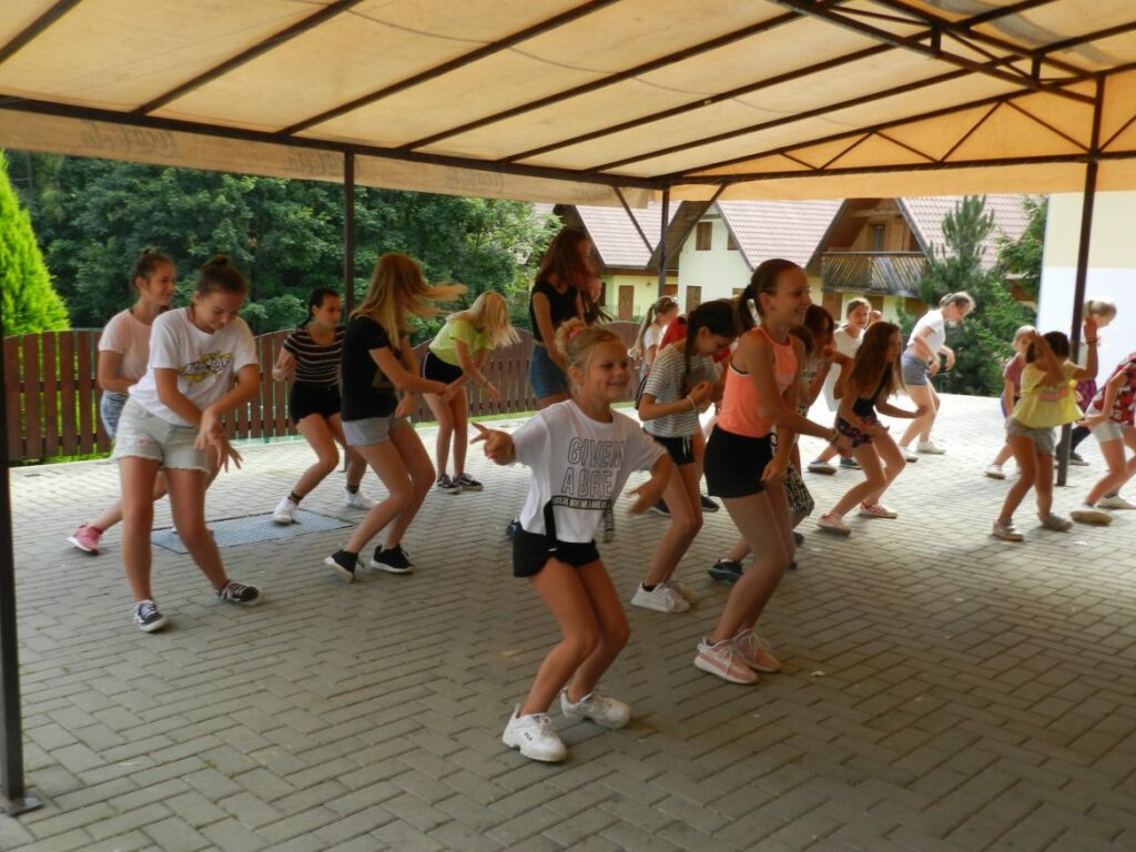 DANCEMÁNIA - tanečný tábor s profi tanečníkmi